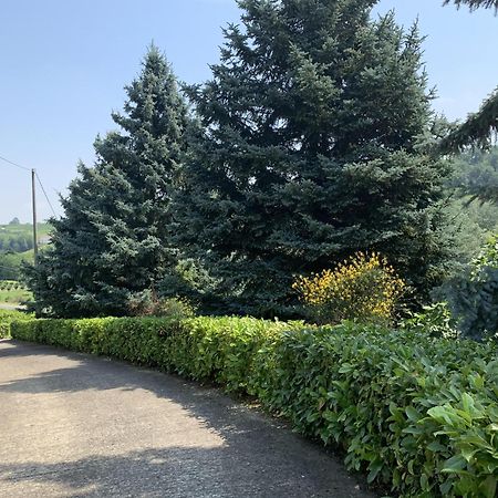 Bricco Nebbiolo Apartment Neviglie Bagian luar foto