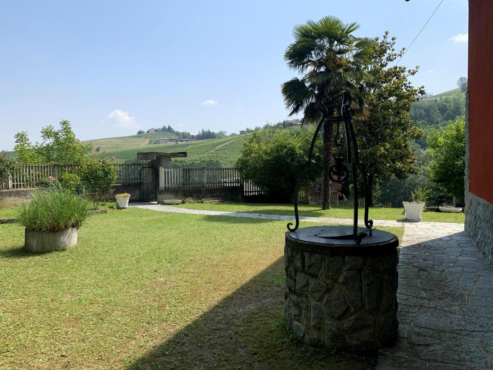 Bricco Nebbiolo Apartment Neviglie Bagian luar foto